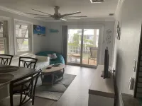 Newly remodeled 1 bedroom suite in Goodland Fl. fishing island of Marco Island