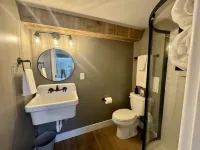 Tucked Away Treehouse- on the KY Bourbon Trail