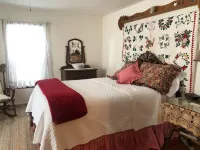 Relax in a Peaceful Country Home in the Blue Ridge Mountains. Enjoy Local Events