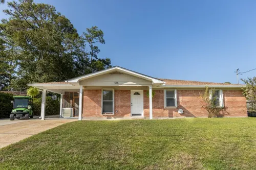 Shadowlawn: Spacious four bedroom - three bath w/ pool in golf cart district!!