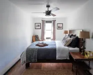 Renovated 4 BR 3 BA Barn; 30 mins to Hudson, 15 mins to the Berkshires!