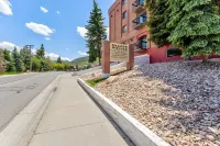 Newly Remodeled with new furnishings at the base of Park City Mountain Resort.