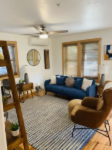 Premier Downstairs Flat in Perfect Down Town Location