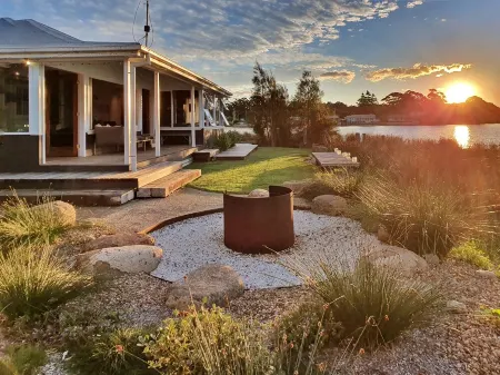 Reimagined Designer Lakehouse in Prime Location