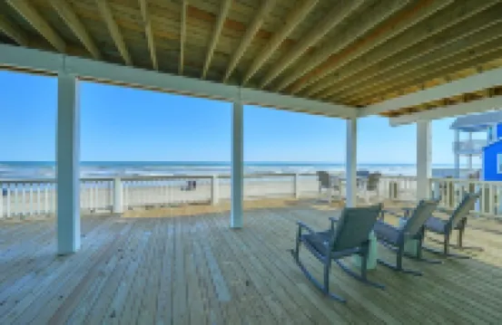 Beachfront Beauty with Bay Views and Boat Ramp Access