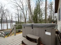 FletchersCove-DeepCreekLake-PrivateDock-HotTub Hotels in McHenry