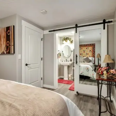 The Suite at the Cedars