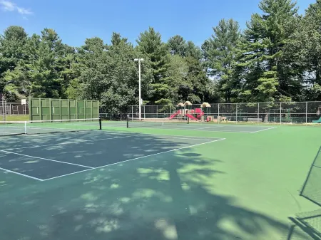 Beautiful & Cozy 2 BR/ 2Beds/ Netflix/Alexa/Roku.