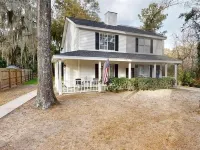 Cozy, Coastal Retreat! Minutes from Parris Island!