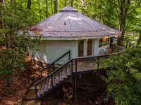 Whimsical Mountain Roundhouse Among the Trees North Carolina Welcome Center 주변 호텔