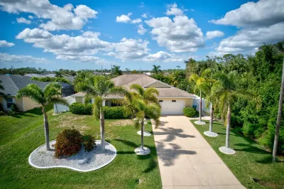 Sea La Vie 3/2 Pool & Jacuzzi Close to Downtown Fort Myers River District Hotel in zona Seahawk Park