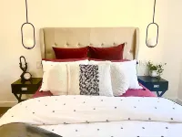 Casa Chihuahua- Modern Luxe 2b/1b home Hotels near Maple Leaf Events