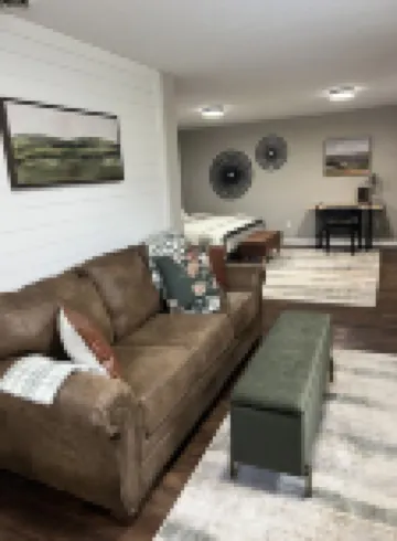 Studio oasis ready for you! …No Cleaning Fee….Near I-81, VT & Radford