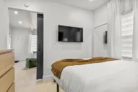 Private Luxury Tiny Home Hotels in Allen Park