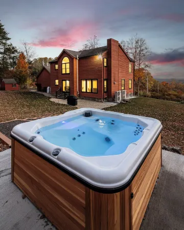 Luxury Escape with Panoramic Mountains Views