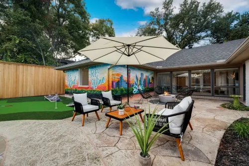 Designer Dallas Oasis!Central Location!Pool! BBQ! Firepit!Minigolf!