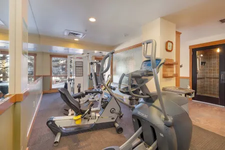 3 Bed Condo at River Run: 5 Minute Walk to Gondola and Restaurants