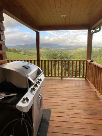 Amazing! Unobstructed Long-Range Mountain Views at 3700’ elevation with Hot Tub