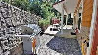 4 Bedroom Vacation Rental in the Redwood Forest! - 샬레 호텔
