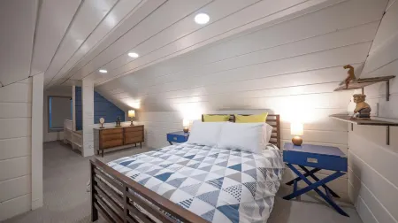 Feels like Home // Fast Wifi // Close to the Airport