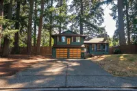 Charming 4-bedroom family home in Beaverton with AC, fitness room, WiFi
