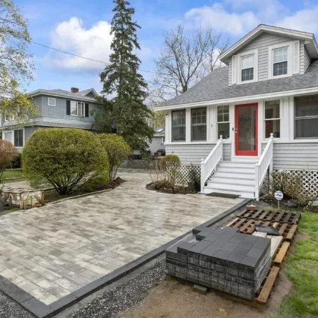 Cute and Cozy Cape in the Heart of Ogunquit Center