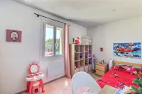 Superbe Villa 6 Couchages + un lit Bébé, Jacuzzi, Piscine, Salle de Sport, Calme Hotel a Bouillargues