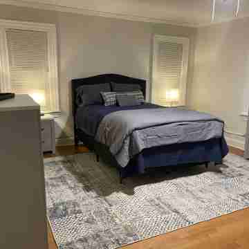 Charming 2-bedroom cottage in fabulous Amarillo with WiFi, AC Rooms