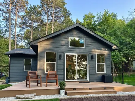 Modern Design - Fire Pit - Lake Access