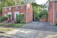 Great place to stay in Alexandria, close to Metro and free parking
