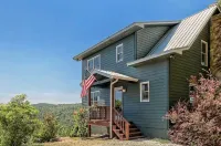 VIEWS! Mountain Sunsets & Stars! - The Green Cabin