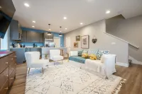 Charming Bloomington Retreat 4BR/Townhouse/Pet-Friendly! Book Now & Save!