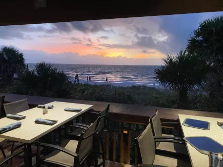 GEM! 3 BR BEACH HOUSE w/ HEATED POOL, short ride to the beach!