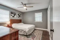 Spacious & Cozy Retreat Near OU – Perfect for Your Stay in Norman