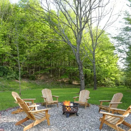 Roxbury Private 3Br w/ Fire-Pit, Sweeping Mt Views- 5 Wooded Acres. Near Skiing!