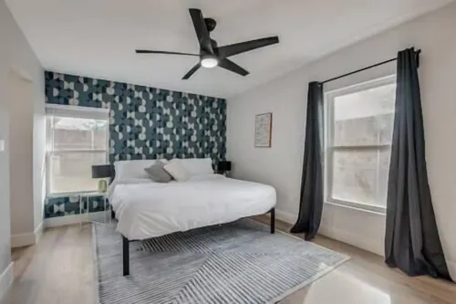 Old Town Keller 5bed 3 bath home Hotels in Keller