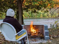 Riverside cottage, minutes from historic Harpers Ferry!  Private river access!