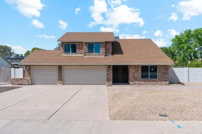 Scottsdale Paradise! Basketball, Heated Pool, Golf