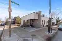 Spacious Shaw 2 Bedroom - Walk to Botanical Garden & Tower Grove - Pet Friendly
