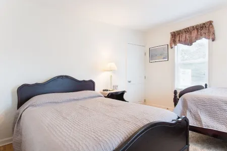 One Bedroom Apartment with Separate Bunk Bed Area