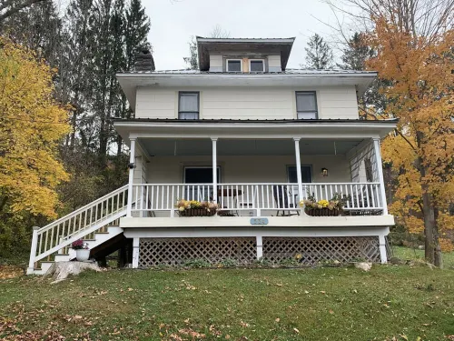 Perfect for entertaining. In-town hide-away Pet friendly