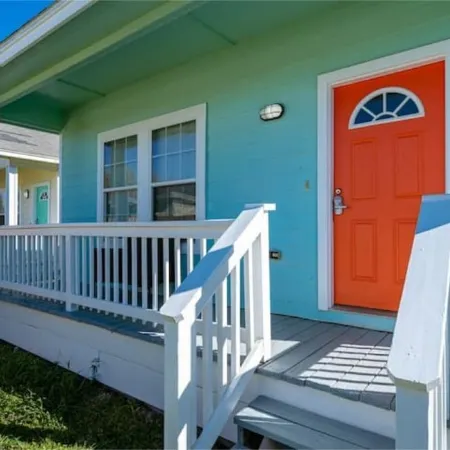 Reelin’ and Rockin’ Cottage 1/2