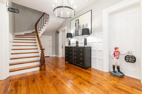 War Admiral @ The HoM- KY Horse Park 11min, Ark 30min, Walk Downtown/GT College