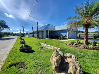 Coastal Elegance Villa & Pool  Sleeps 18 Hotels near Daniels Shells