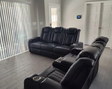 New clean safe place to stay  25 minutes from Albuquerque. Hotels in Valencia County