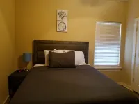 Spacious 3 Bedroom Gem with Lighted Patio Hotels near Banshee Manor Haunted Attraction