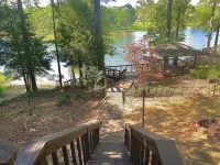 Thomas Mill Creek Lakefront Property Hotels in Henry County