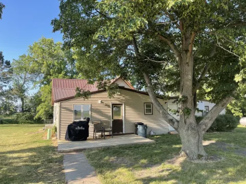 Great area for hunting and fishing, dog kennel on property