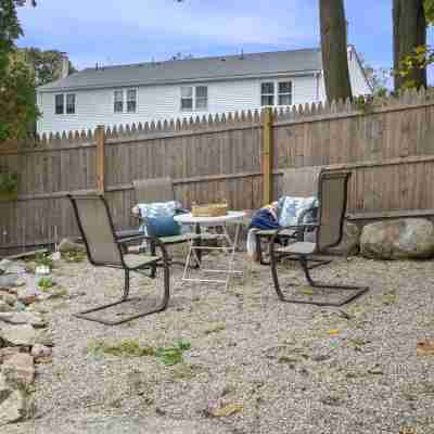 Steps to Beach • Free Parking • 2Br Rockport Hotel Exterior