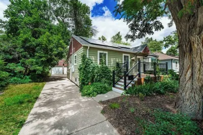 NEW- Solar Powered Home, 3Bed 1Bath w/ Play Set Hotels near Walmart Supercenter